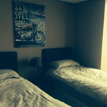 트레데가 Coach & Horses B&B 외부 사진