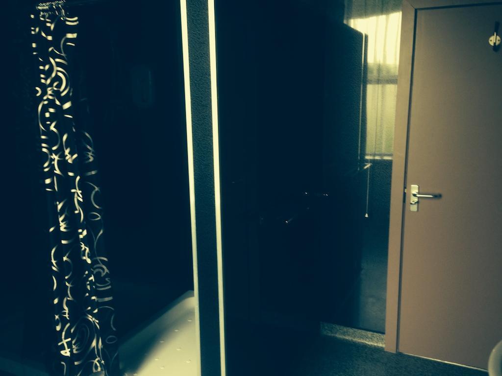 트레데가 Coach & Horses B&B 외부 사진