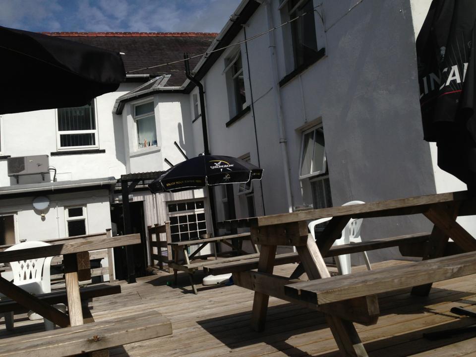 트레데가 Coach & Horses B&B 외부 사진