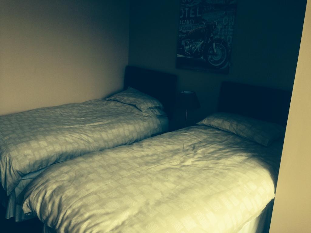 트레데가 Coach & Horses B&B 외부 사진